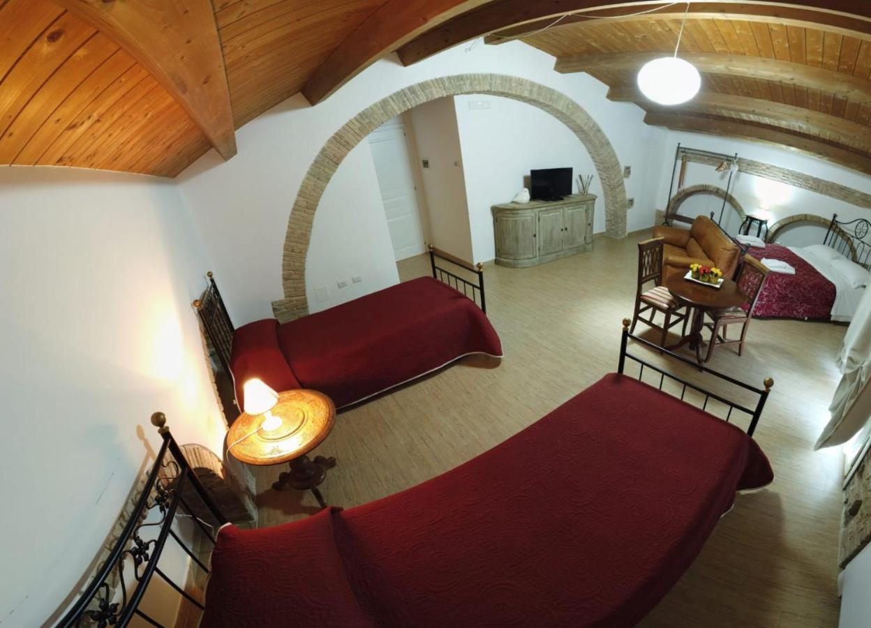 Bed and Breakfast Residenza Delle Grazie à Miglionico Extérieur photo