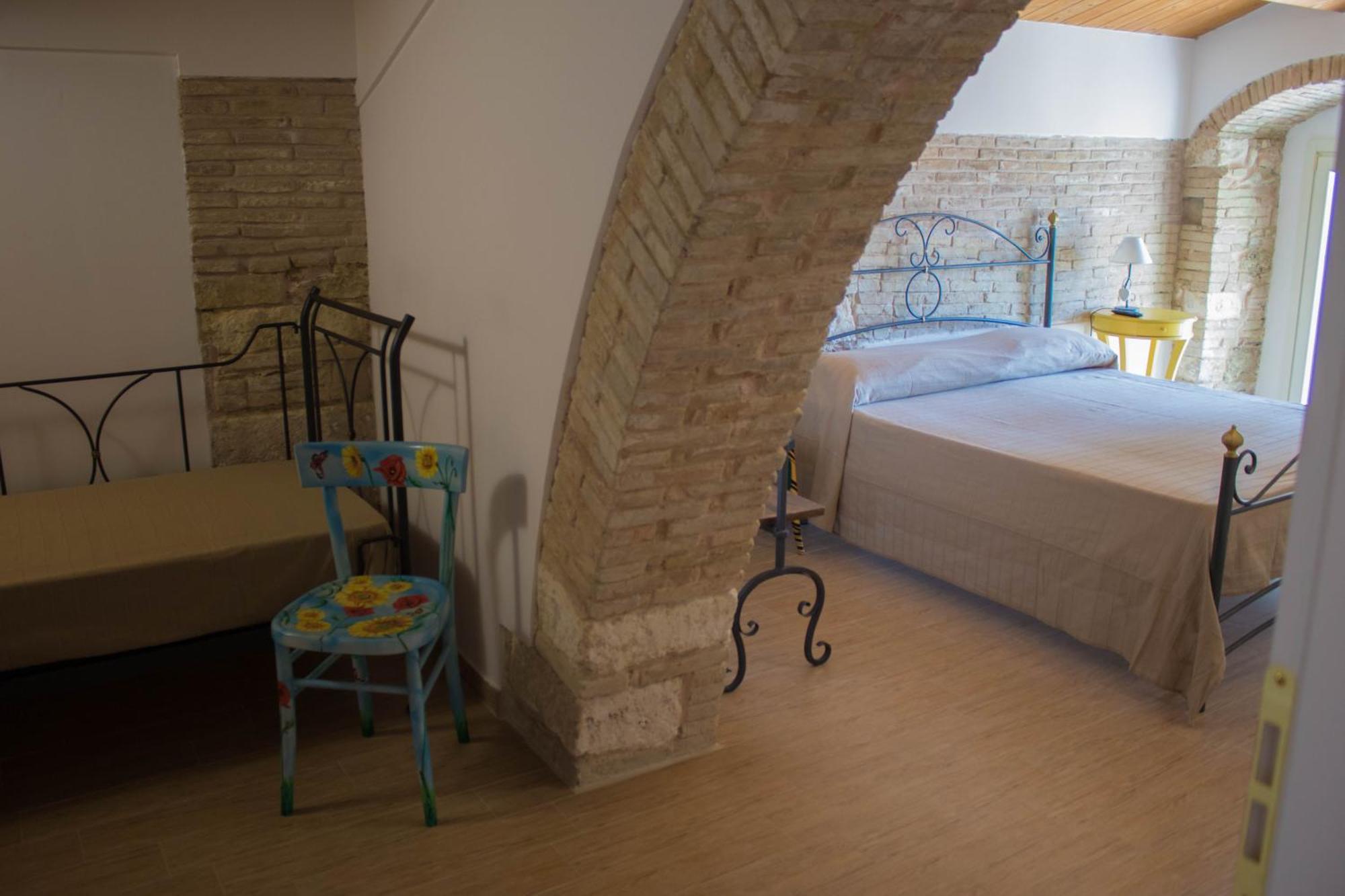 Bed and Breakfast Residenza Delle Grazie à Miglionico Extérieur photo