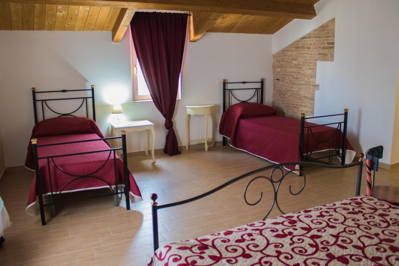 Bed and Breakfast Residenza Delle Grazie à Miglionico Extérieur photo