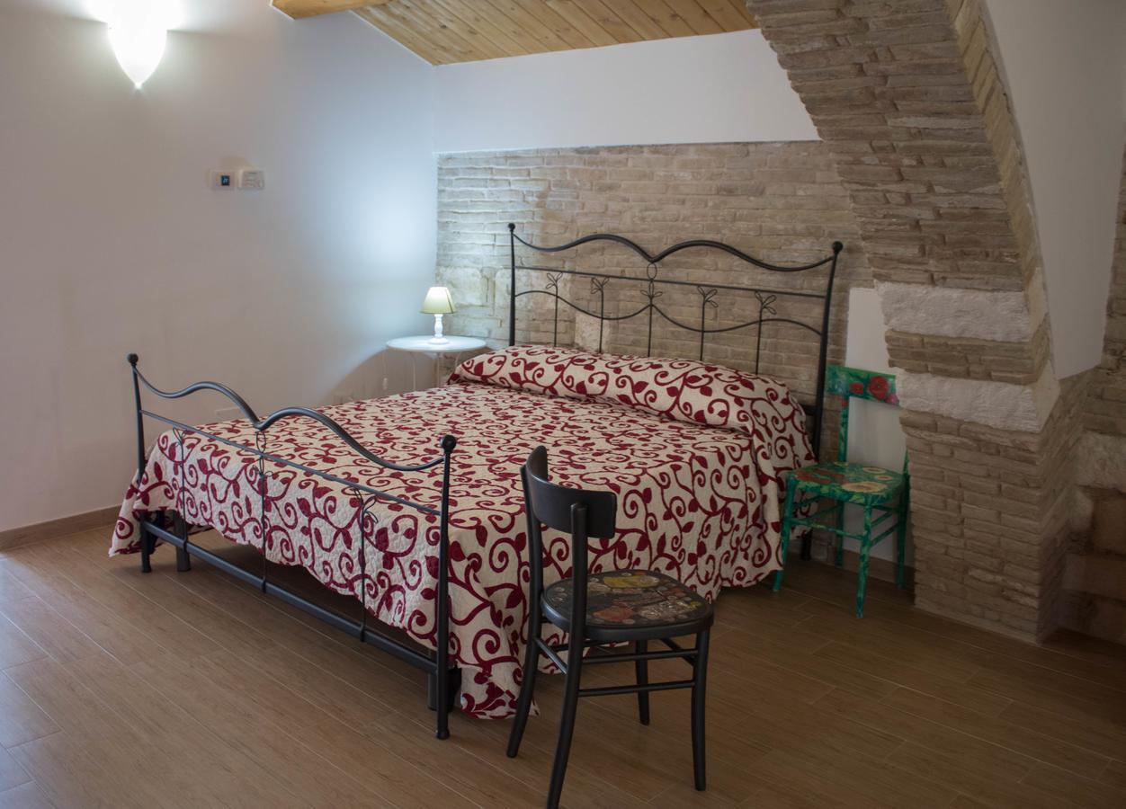 Bed and Breakfast Residenza Delle Grazie à Miglionico Extérieur photo