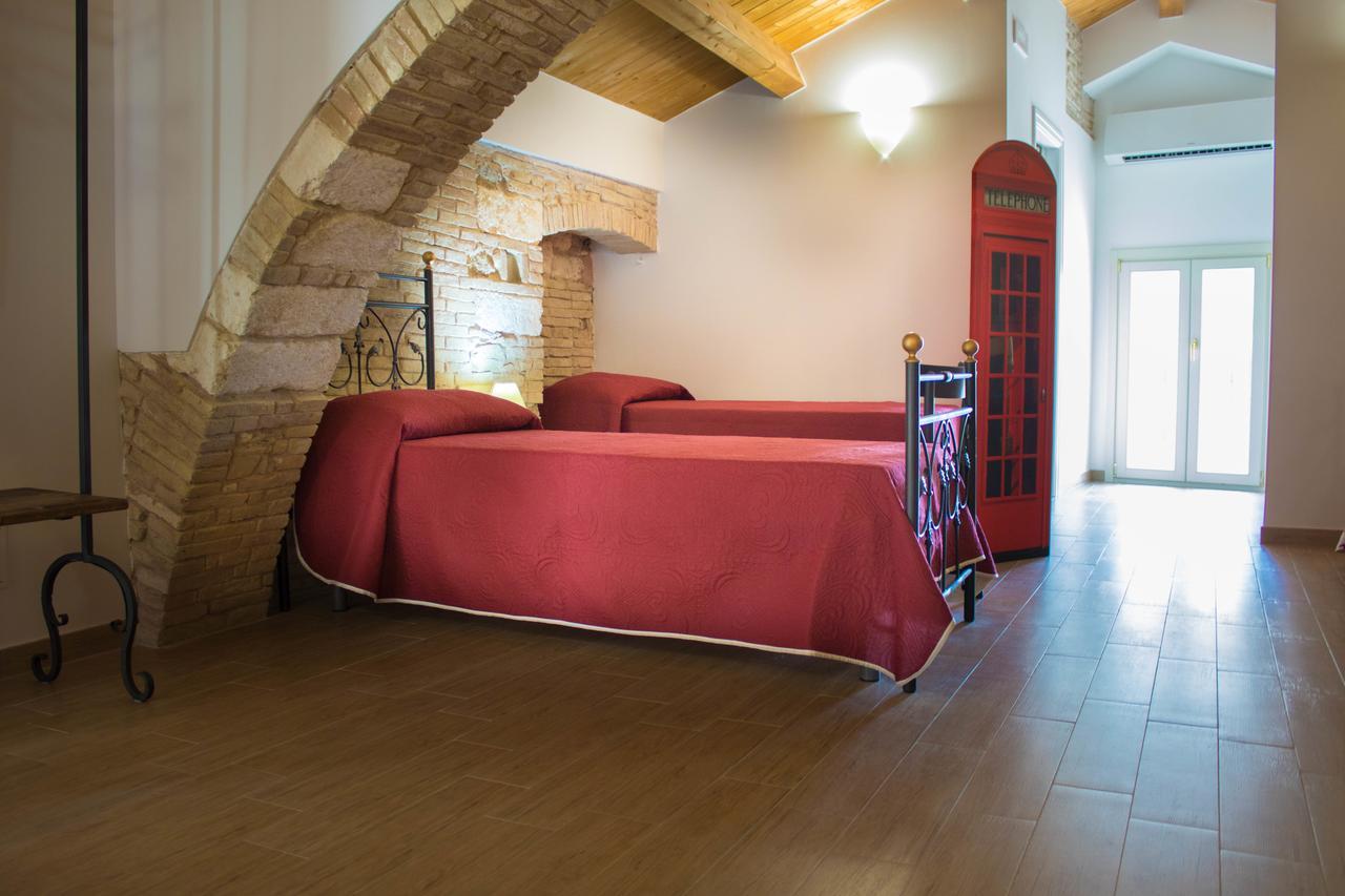 Bed and Breakfast Residenza Delle Grazie à Miglionico Extérieur photo