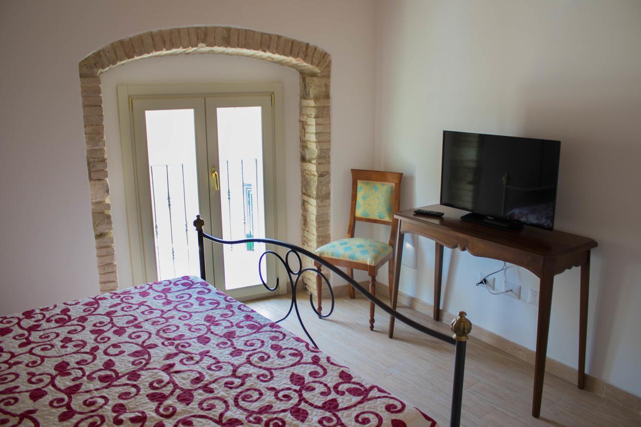 Bed and Breakfast Residenza Delle Grazie à Miglionico Extérieur photo