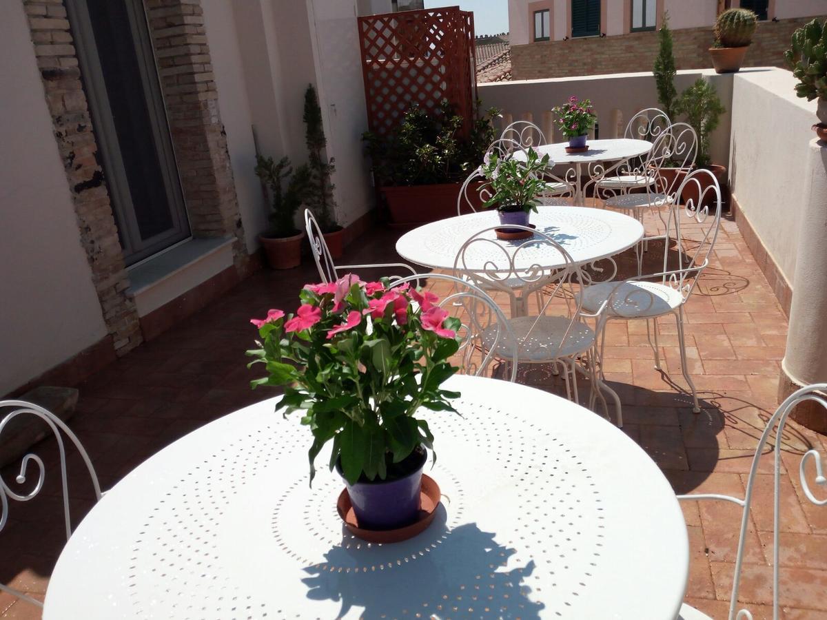 Bed and Breakfast Residenza Delle Grazie à Miglionico Extérieur photo